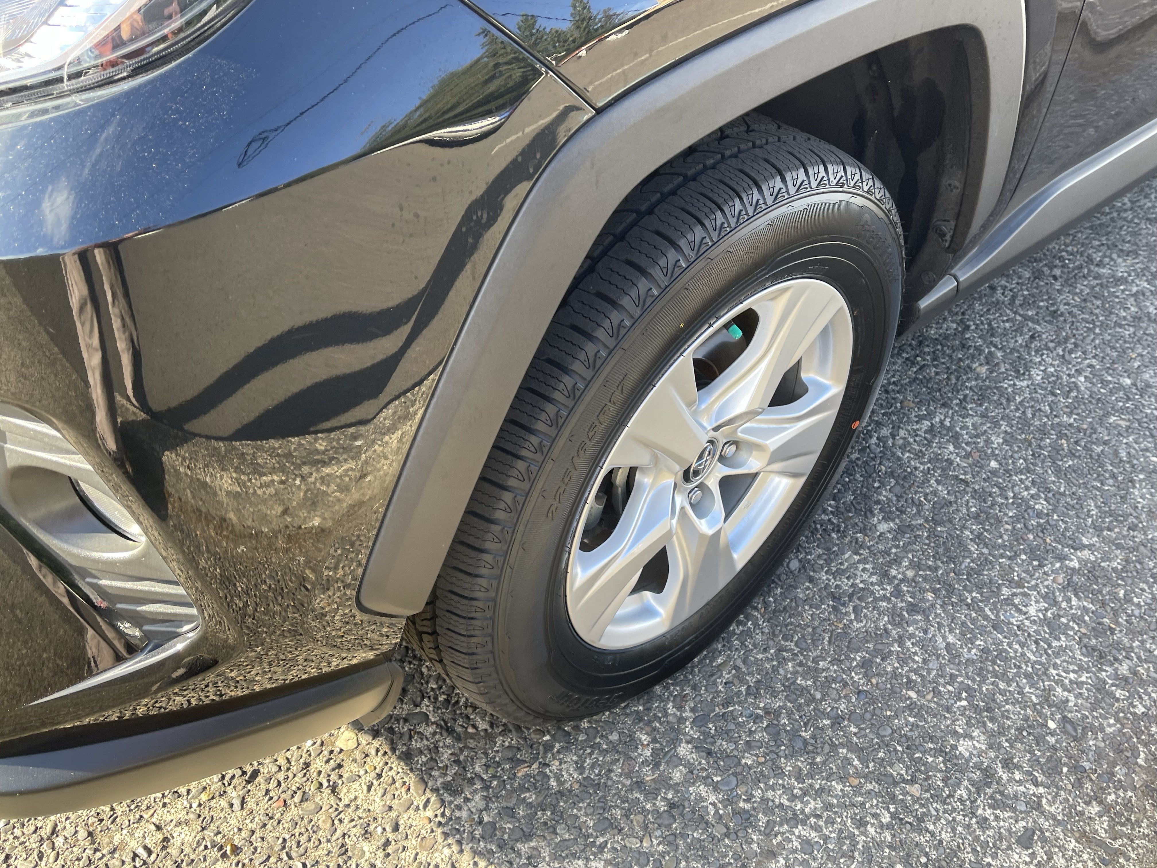 Certified 2021 Toyota RAV4 XLE w/ Convenience Package AWD/4WD image 9