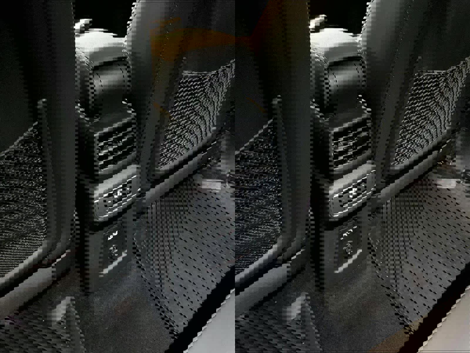 Used 2023 Audi Q4 e-tron Premium Plus w/ Premium Plus image 34