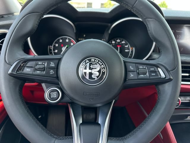 Used 2020 Alfa Romeo Stelvio RWD image 17