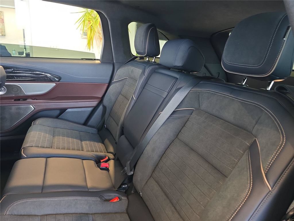 New 2026 Lincoln Nautilus Black Label w/ Jet Appearance Package AWD/4WD image 11