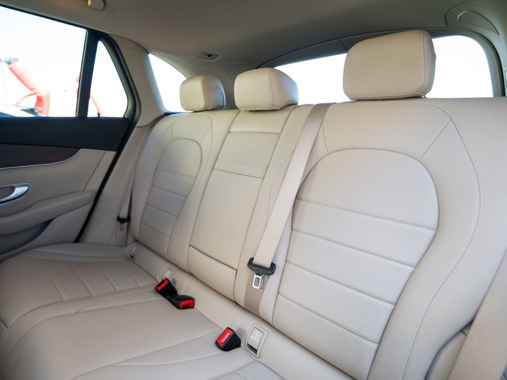 Used 2021 Mercedes-Benz GLC 300 4MATIC w/ Premium Package image 31