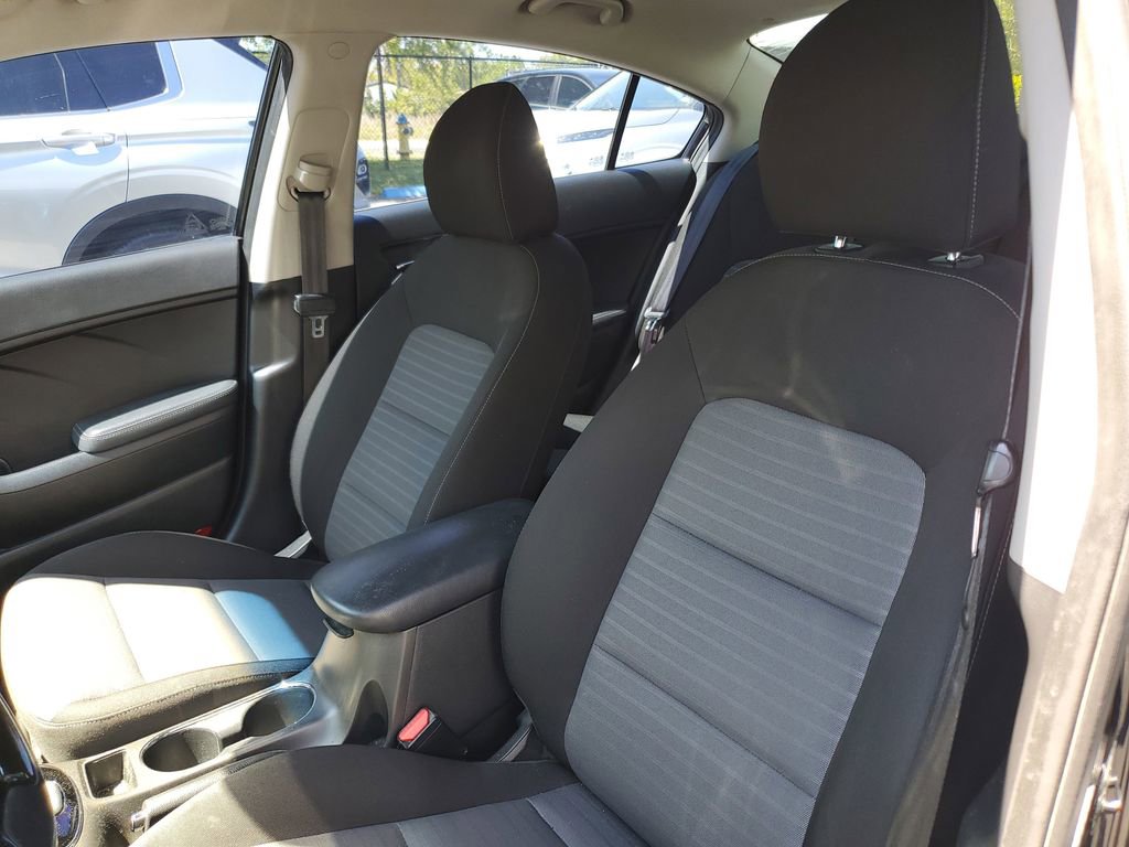 Used 2017 Kia Forte S FWD image 19