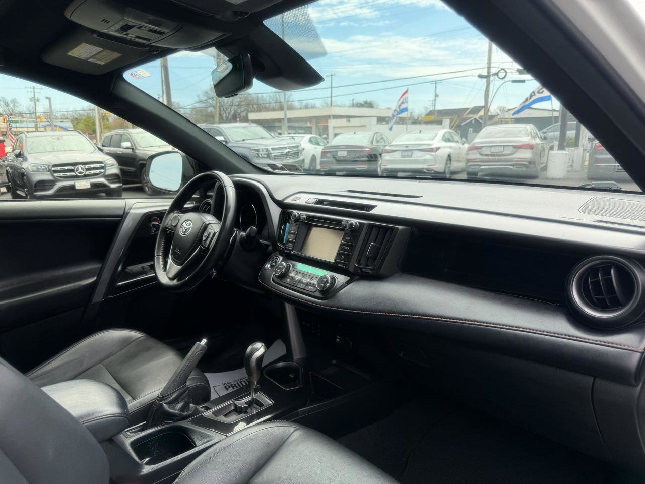 Used 2018 Toyota RAV4 SE w/ Power Extra Value Package AWD/4WD image 20