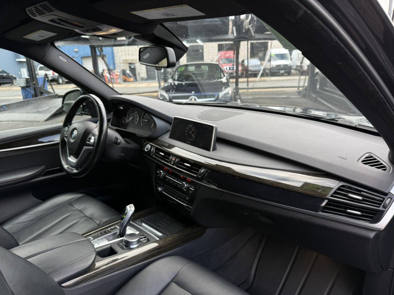 Used 2017 BMW X5 xDrive40e image 32