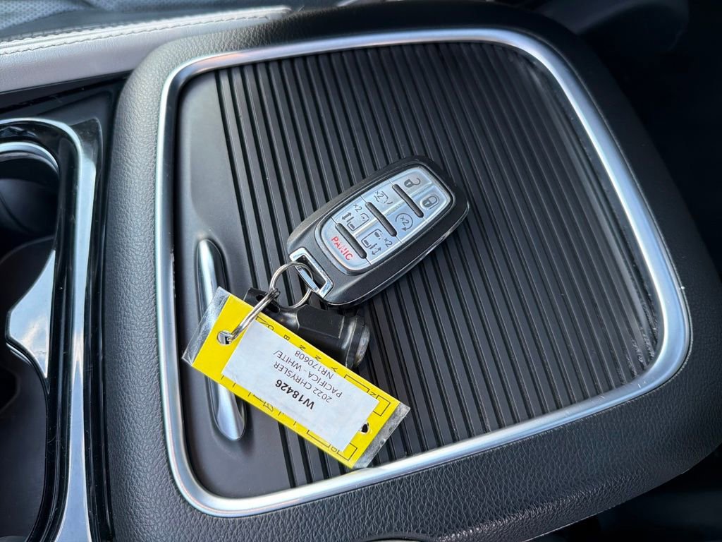 Used 2022 Chrysler Pacifica Limited image 29