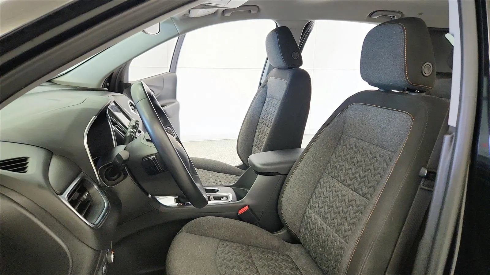 Used 2023 Chevrolet Equinox LT FWD image 27