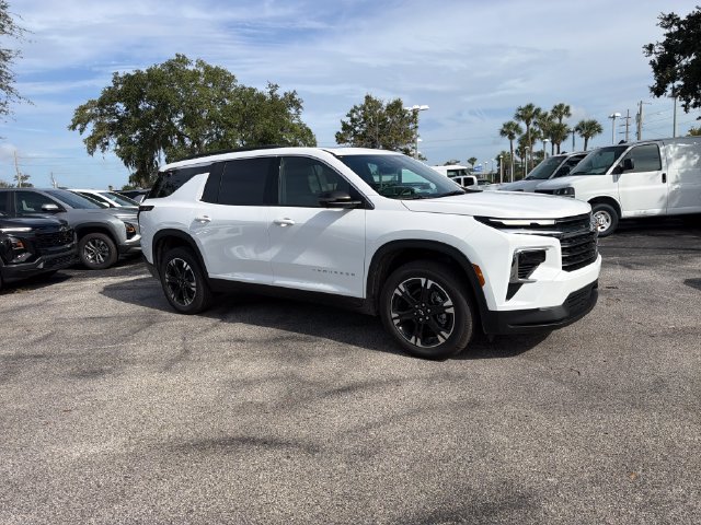 New 2027 Chevrolet Traverse LT w/ Sun and Wheel Package FWD image 15