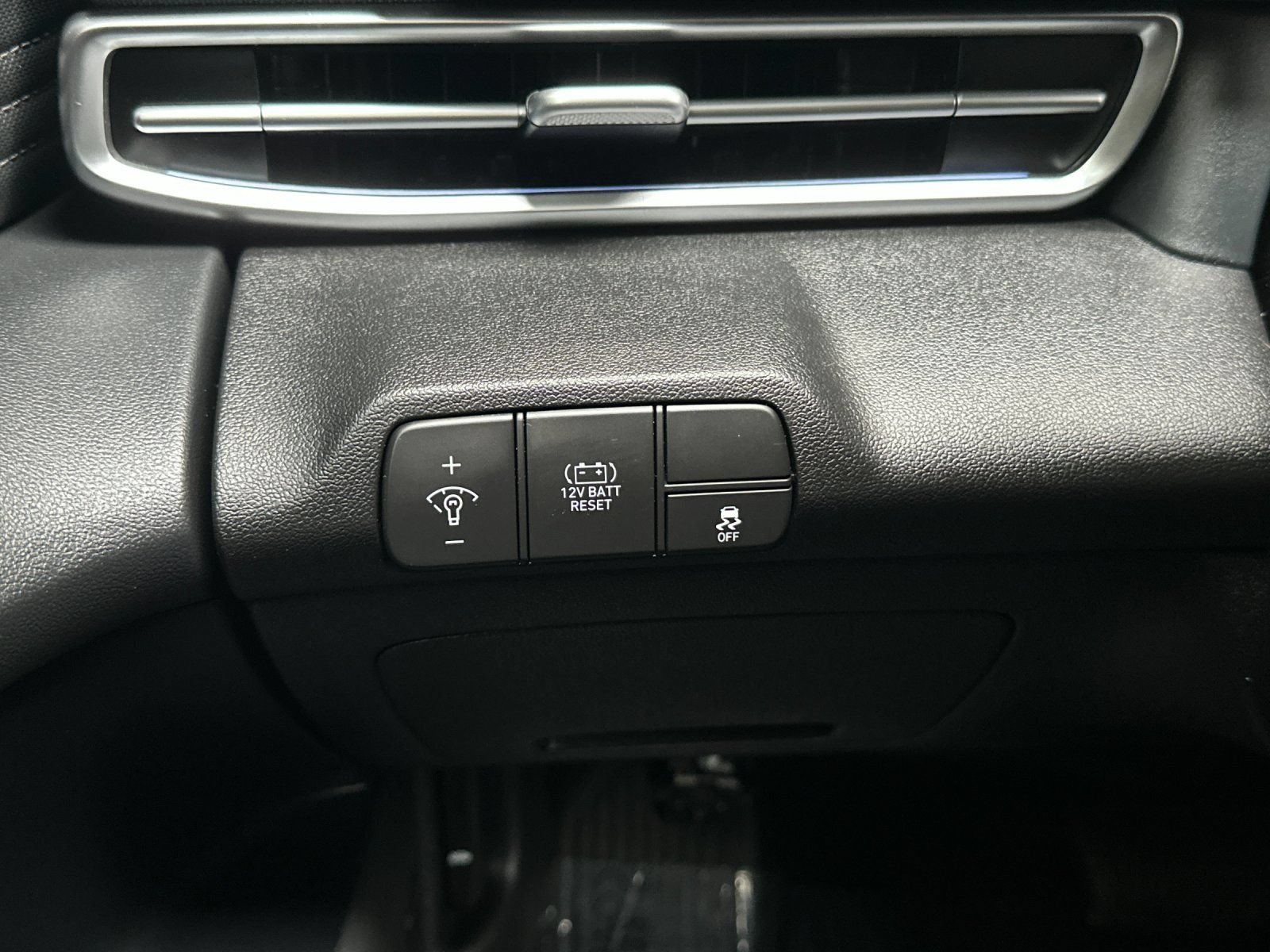 Used 2025 Hyundai Elantra Limited FWD image 27