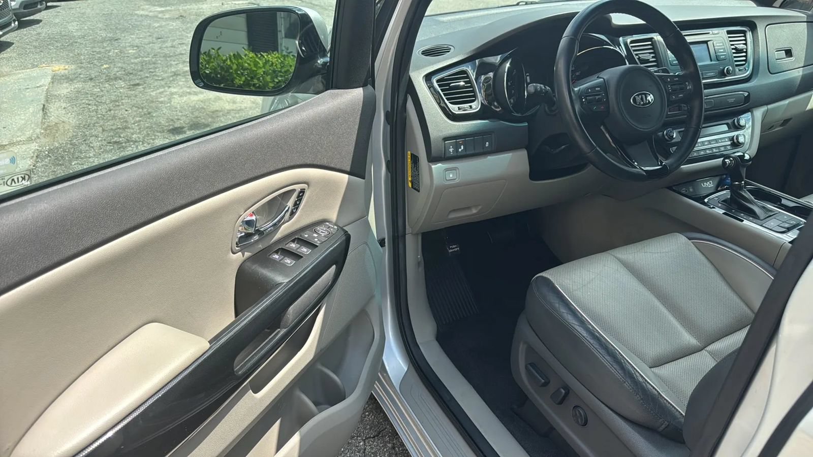 Used 2016 Kia Sedona EX FWD image 9