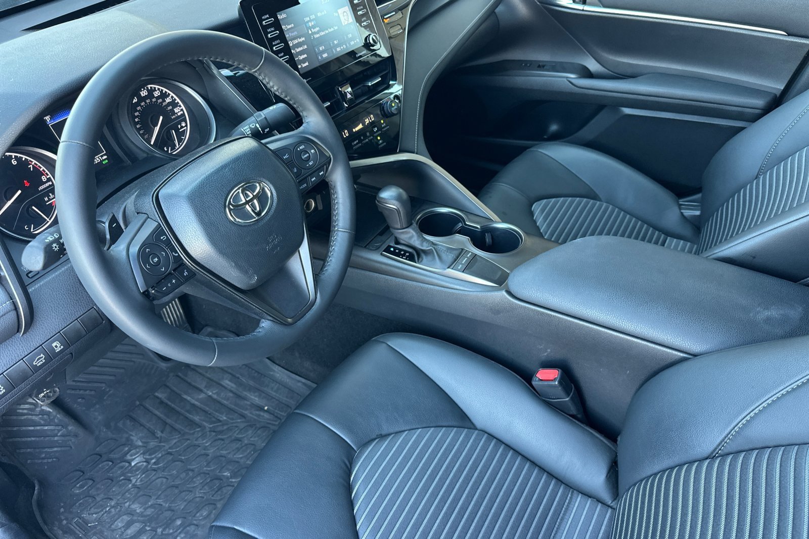 Certified 2024 Toyota Camry SE FWD image 9