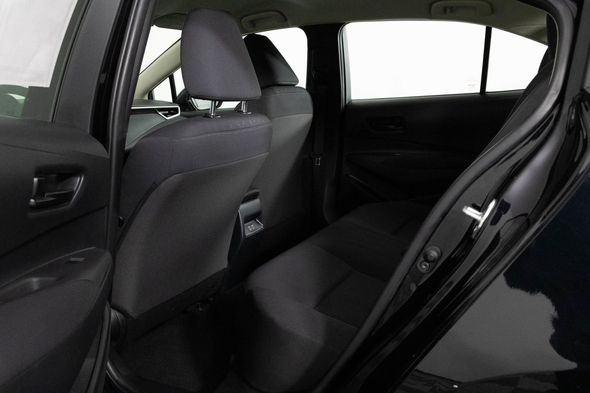 Used 2024 Toyota Corolla LE image 32