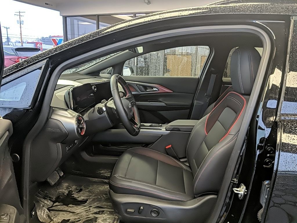 Used 2024 Chevrolet Equinox EV RS image 12