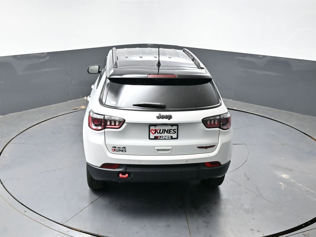 Used 2025 Jeep Compass Trailhawk AWD/4WD image 47