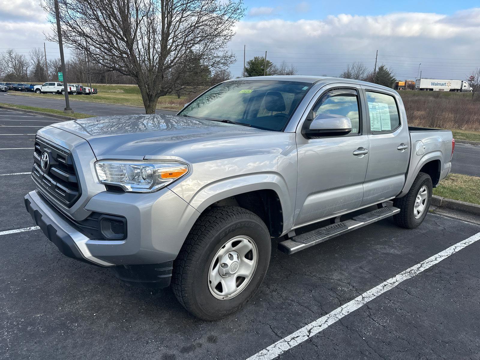 Used 2017 Toyota Tacoma SR image 2