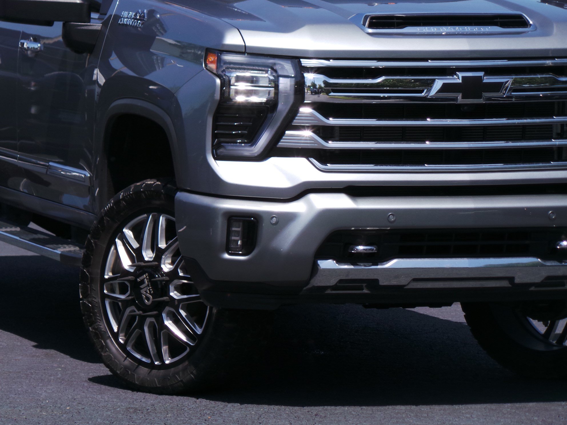 Used 2025 Chevrolet Silverado 3500 High Country w/ High Country Premium Package AWD/4WD image 30