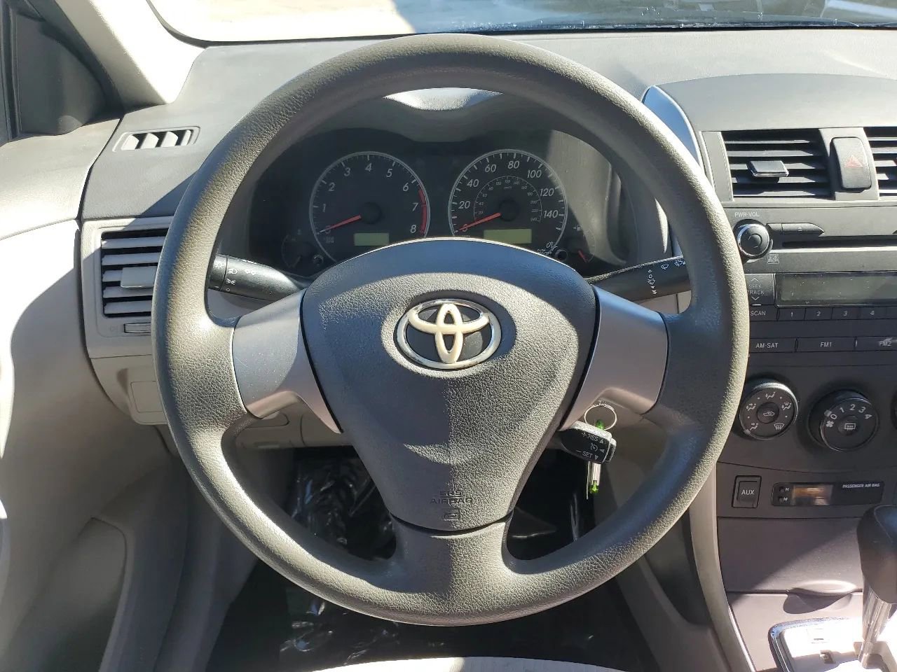 Used 2010 Toyota Corolla LE FWD image 23