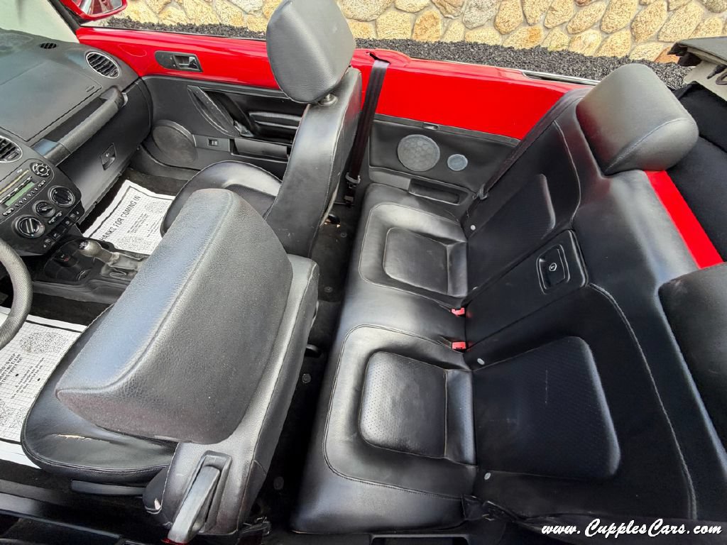 Used 2006 Volkswagen Beetle Convertible w/ Package 1 FWD image 20