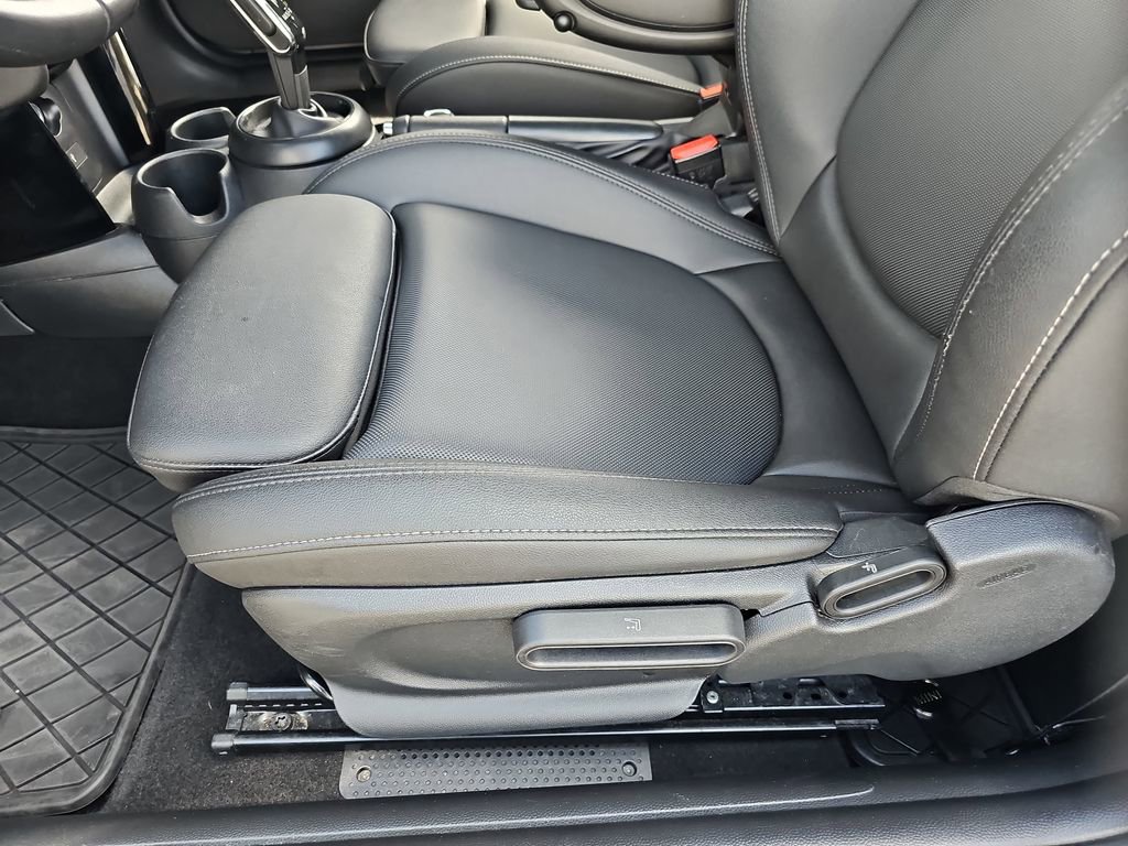 Used 2024 MINI Cooper S image 18