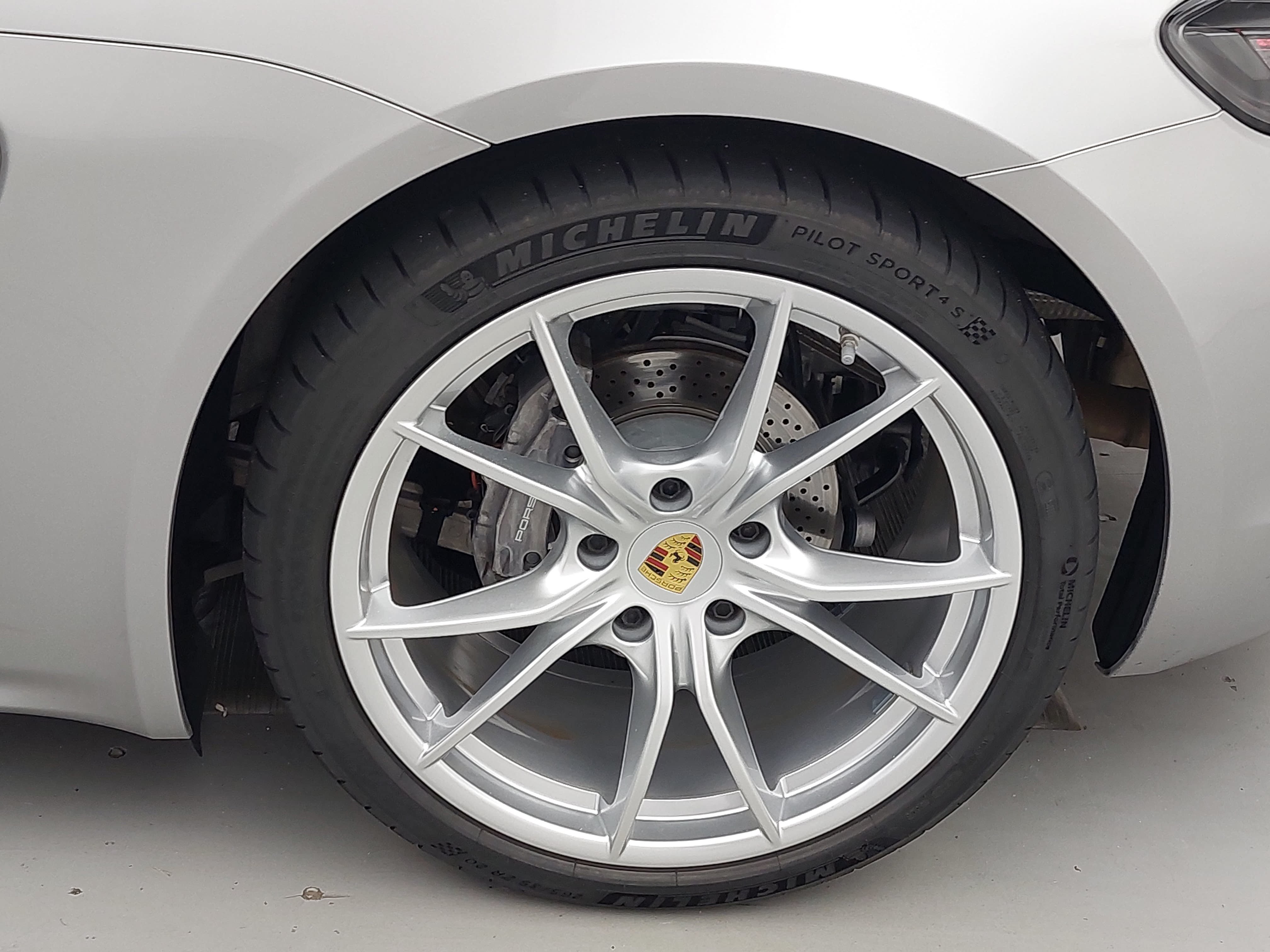 Certified 2025 Porsche 718 Cayman RWD image 30