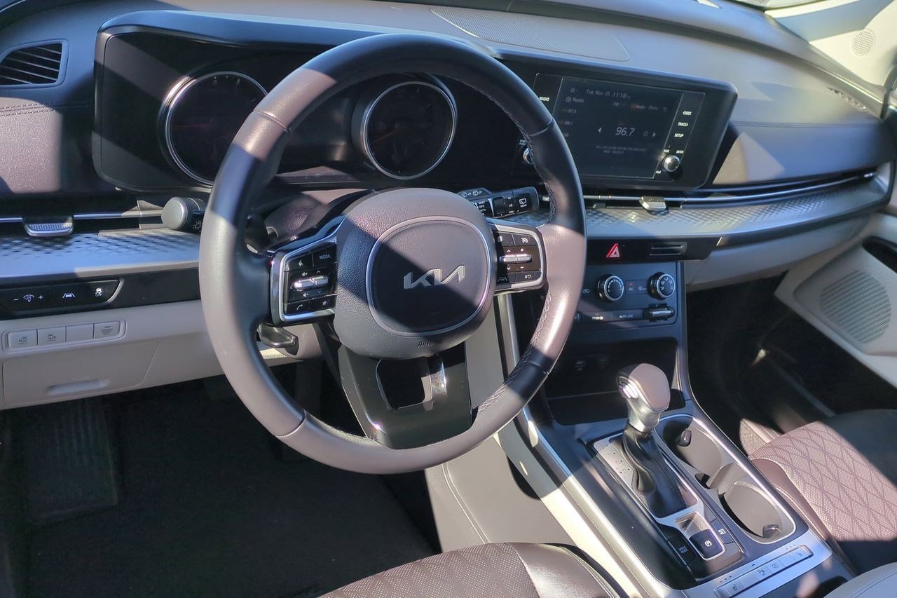 Certified 2024 Kia Carnival LX image 10