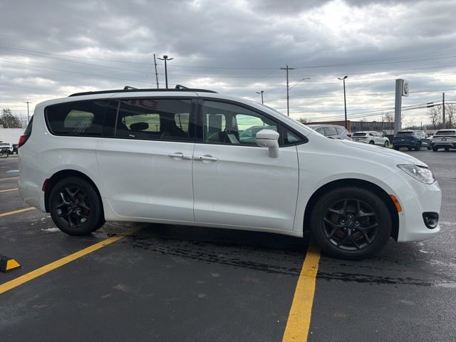 Used 2018 Chrysler Pacifica Limited image 6