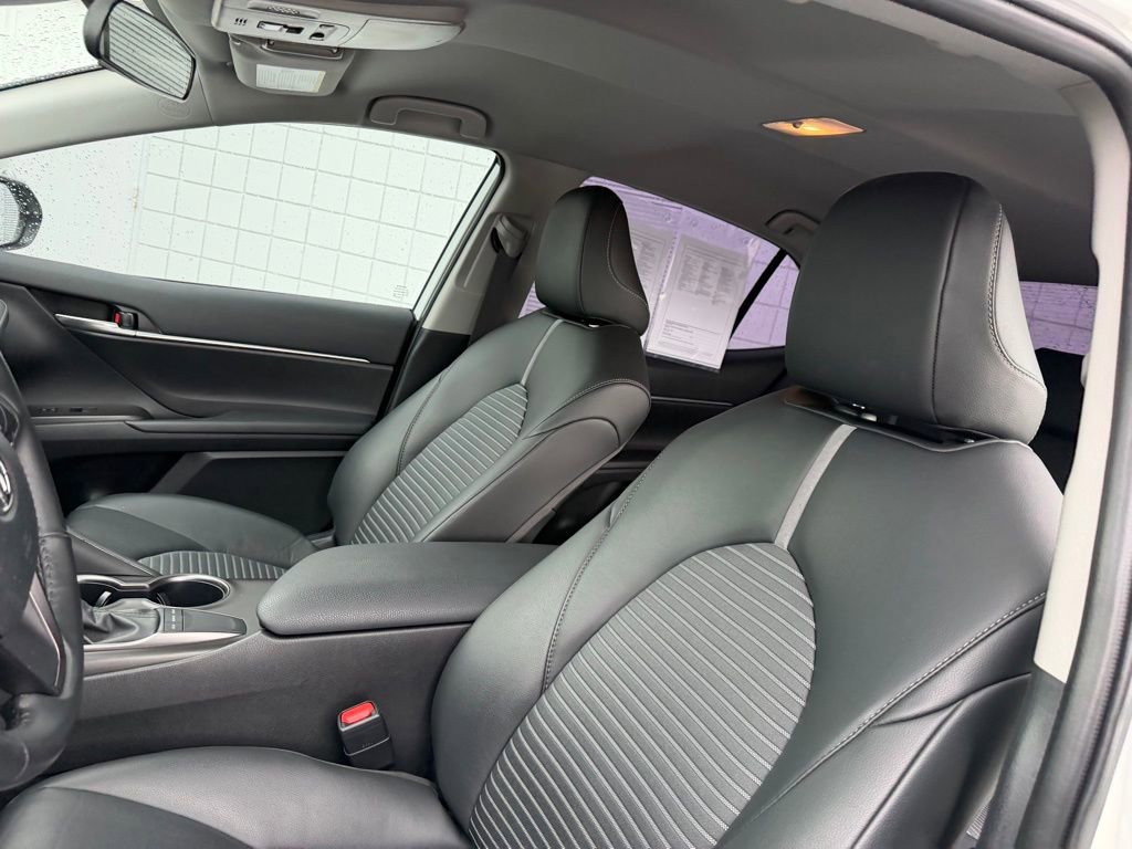 Used 2024 Toyota Camry SE image 17