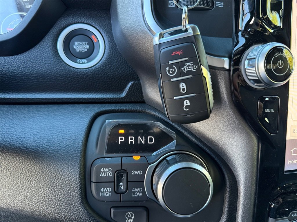 New 2026 RAM 1500 4x4 Crew Cab image 29