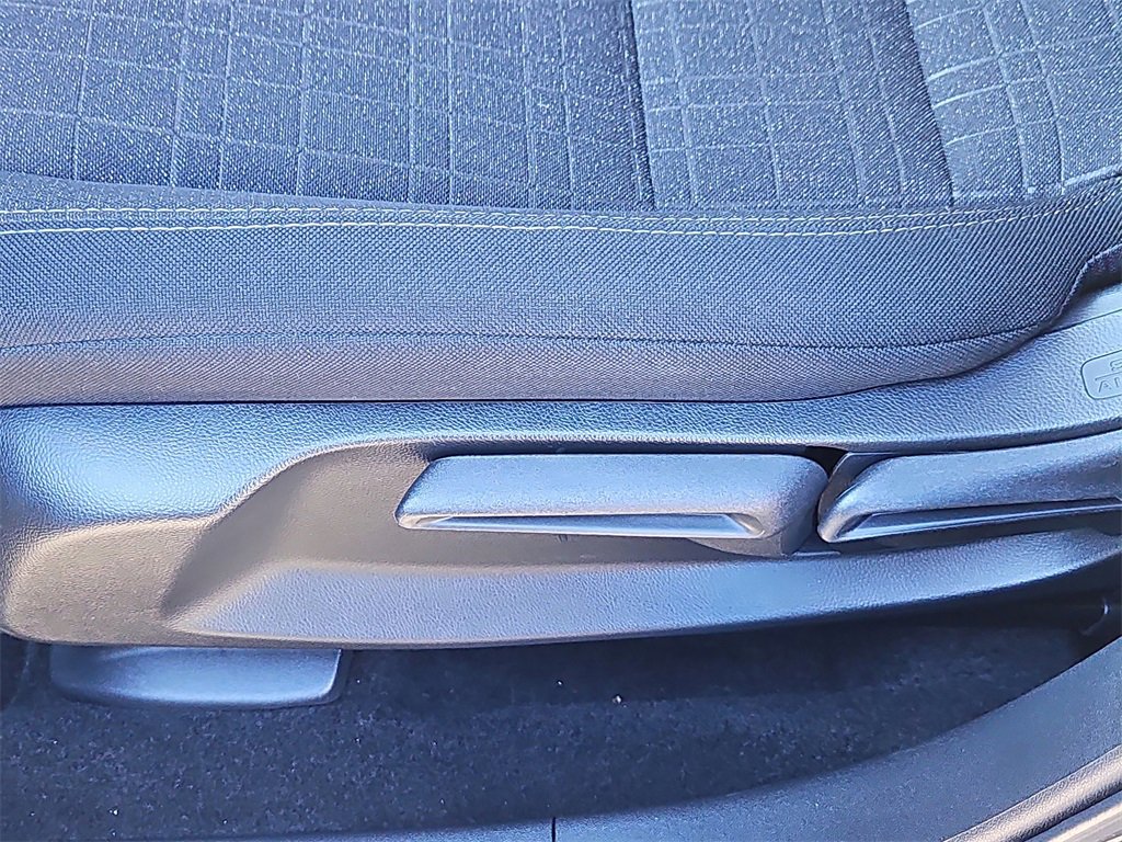 Certified 2025 Honda HR-V LX image 17