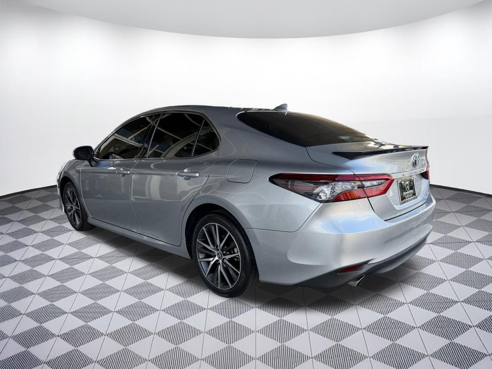 Used 2023 Toyota Camry XLE FWD image 3