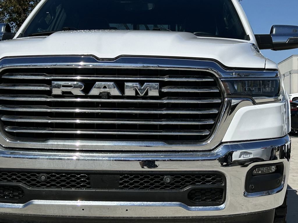 Used 2025 RAM 1500 Laramie AWD/4WD image 11