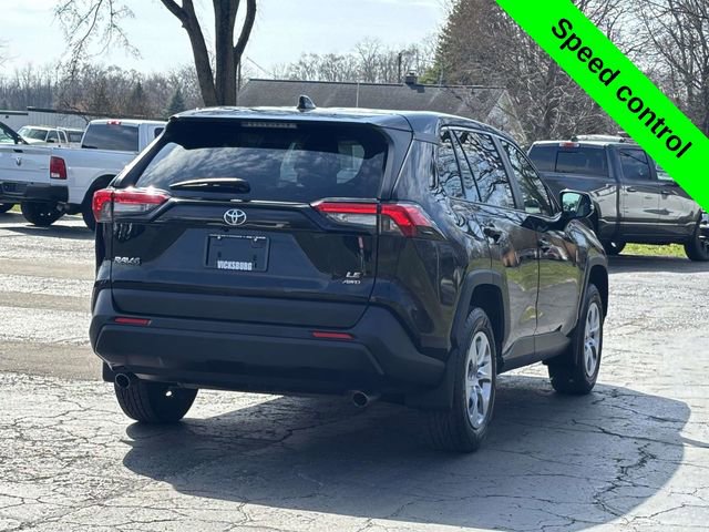 Used 2022 Toyota RAV4 LE image 29