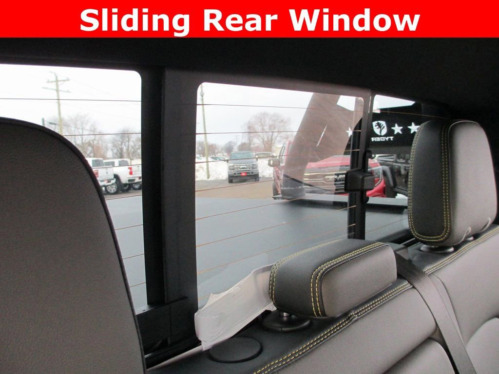 Used 2025 Chevrolet Colorado ZR2 w/ Technology Package image 23