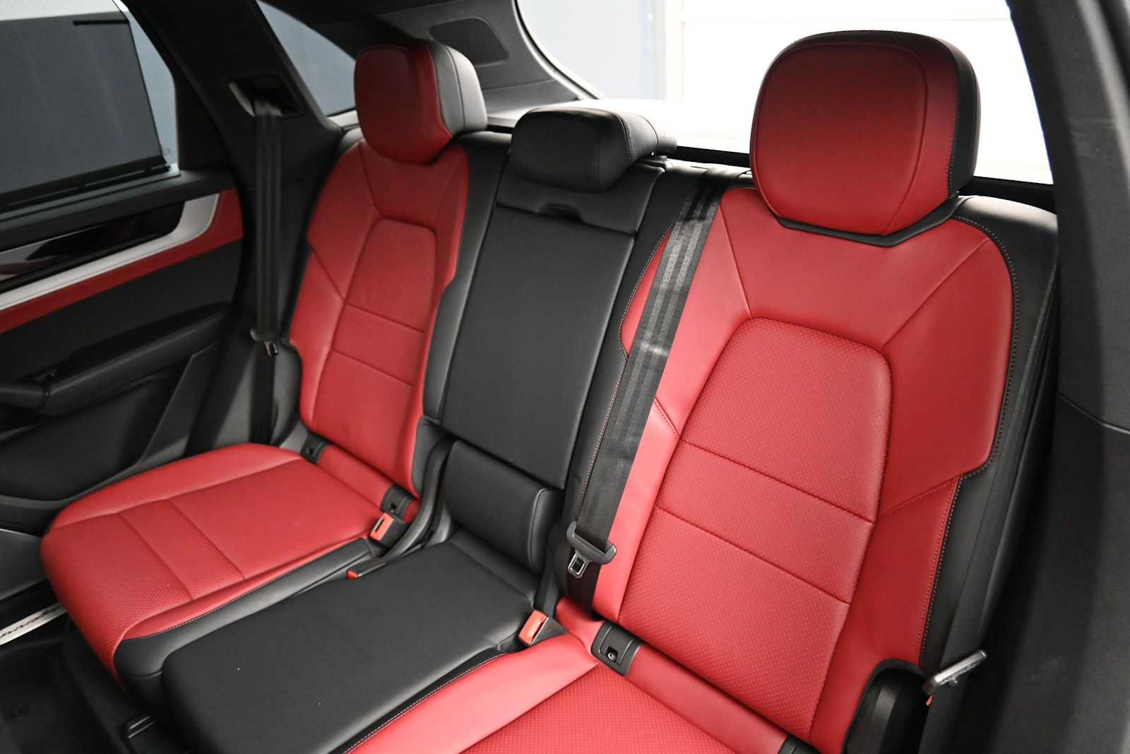 Used 2026 Porsche Cayenne S AWD/4WD image 17