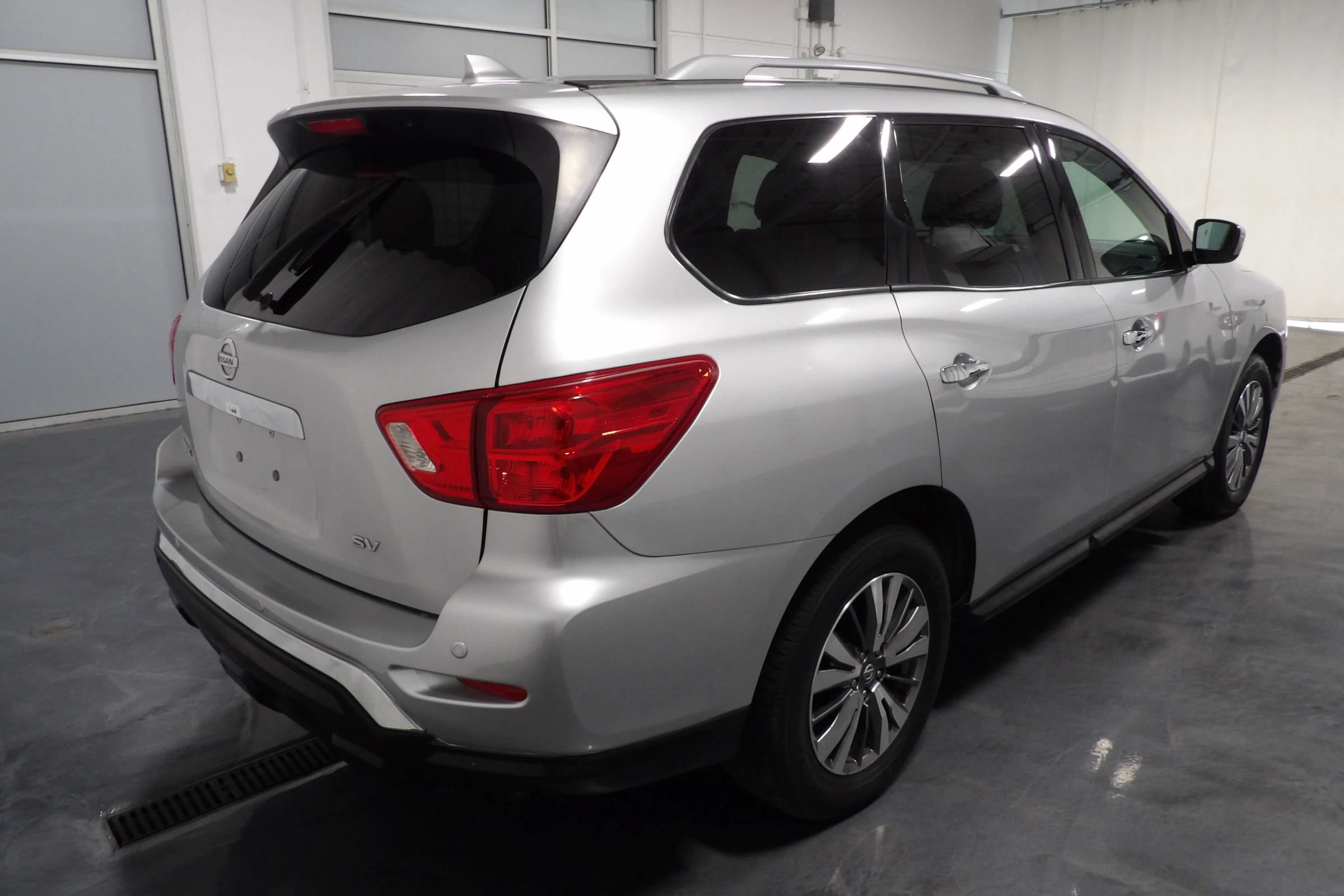 Used 2019 Nissan Pathfinder SV FWD image 4
