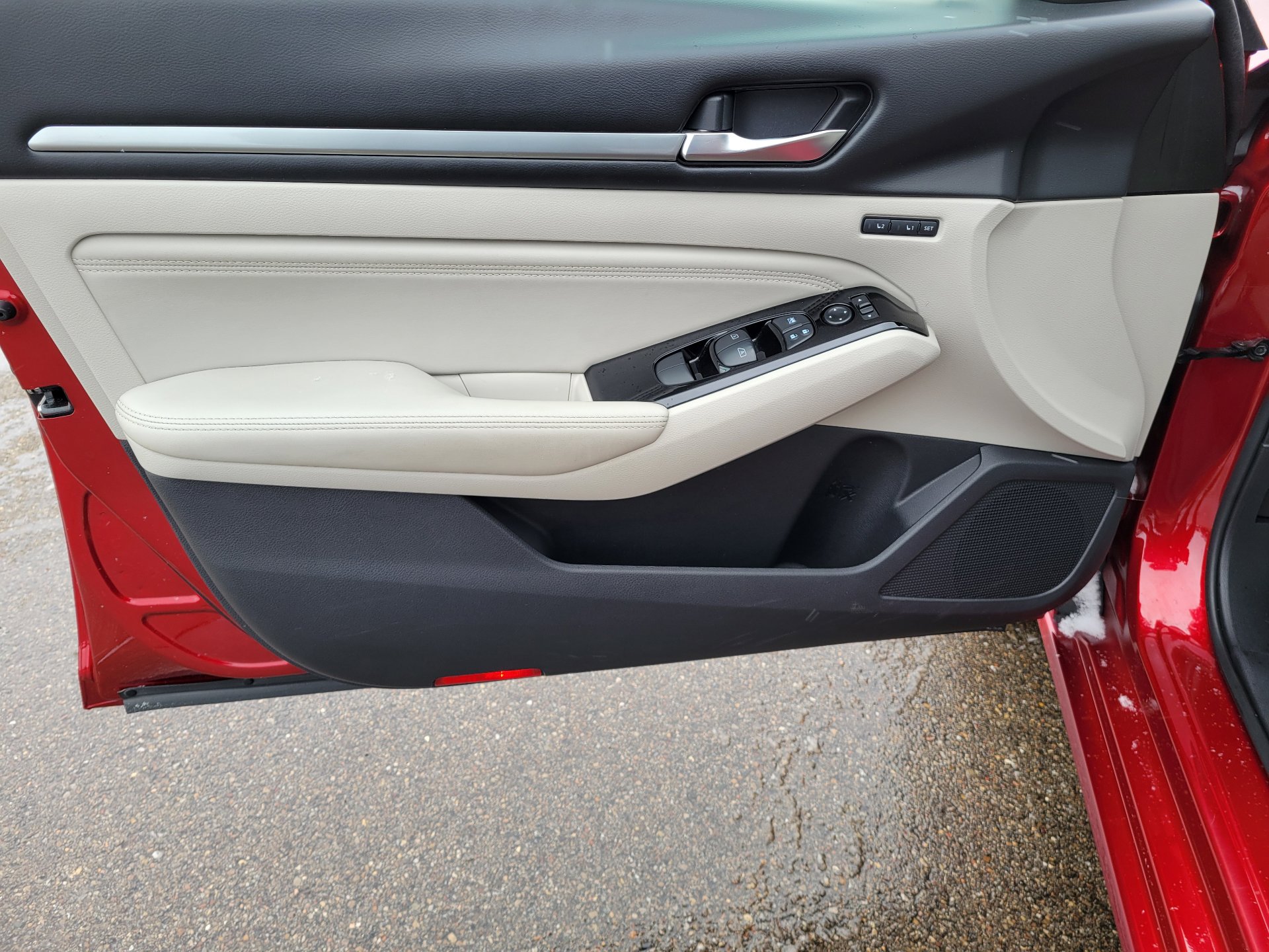 Used 2020 Nissan Altima 2.5 Platinum image 18