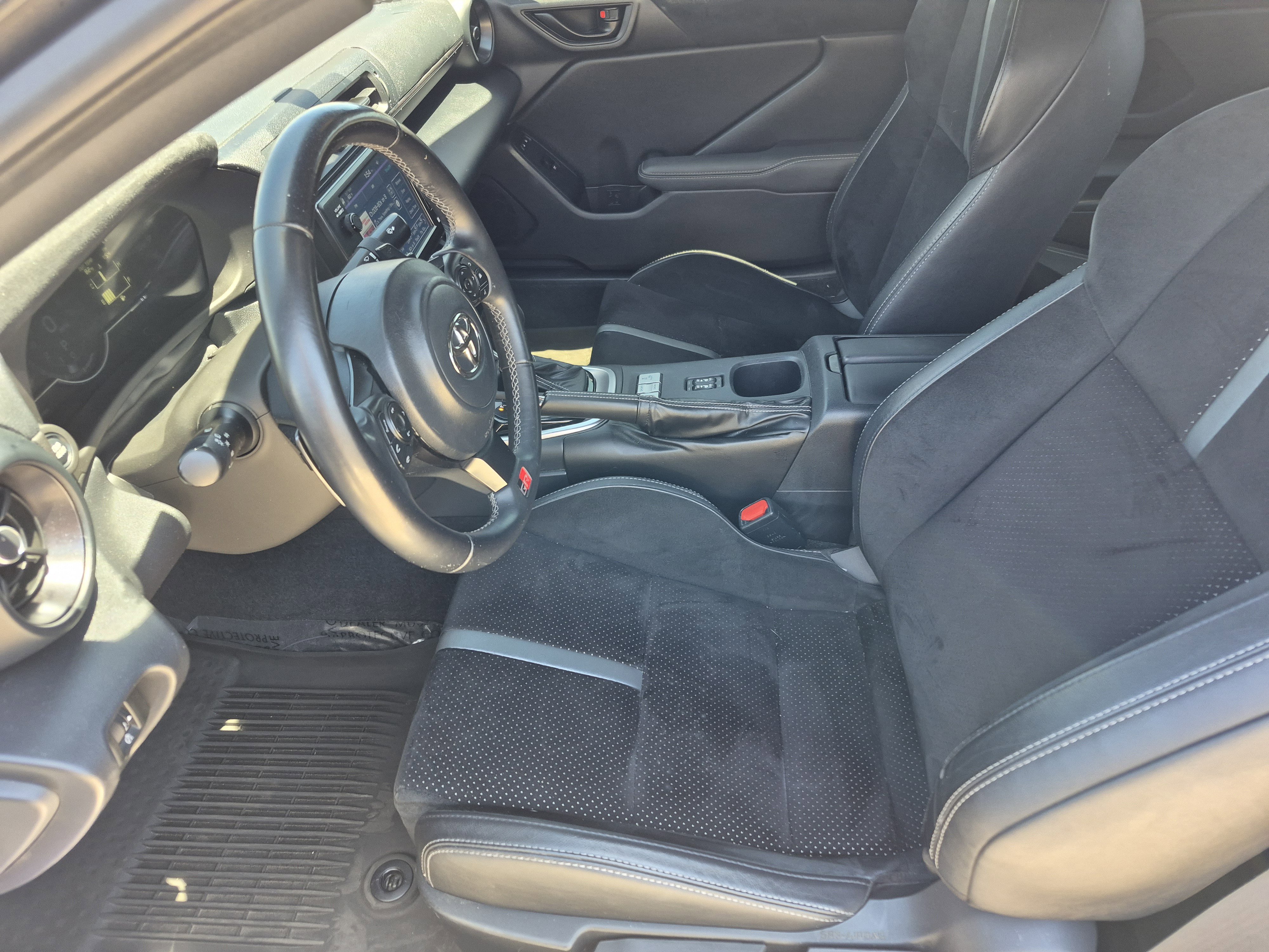 Used 2023 Toyota GR86 Premium w/ ALL Weather Mat Package (TMS) RWD image 16