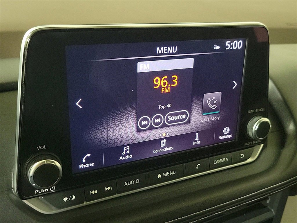 Used 2023 Nissan Rogue SV image 17