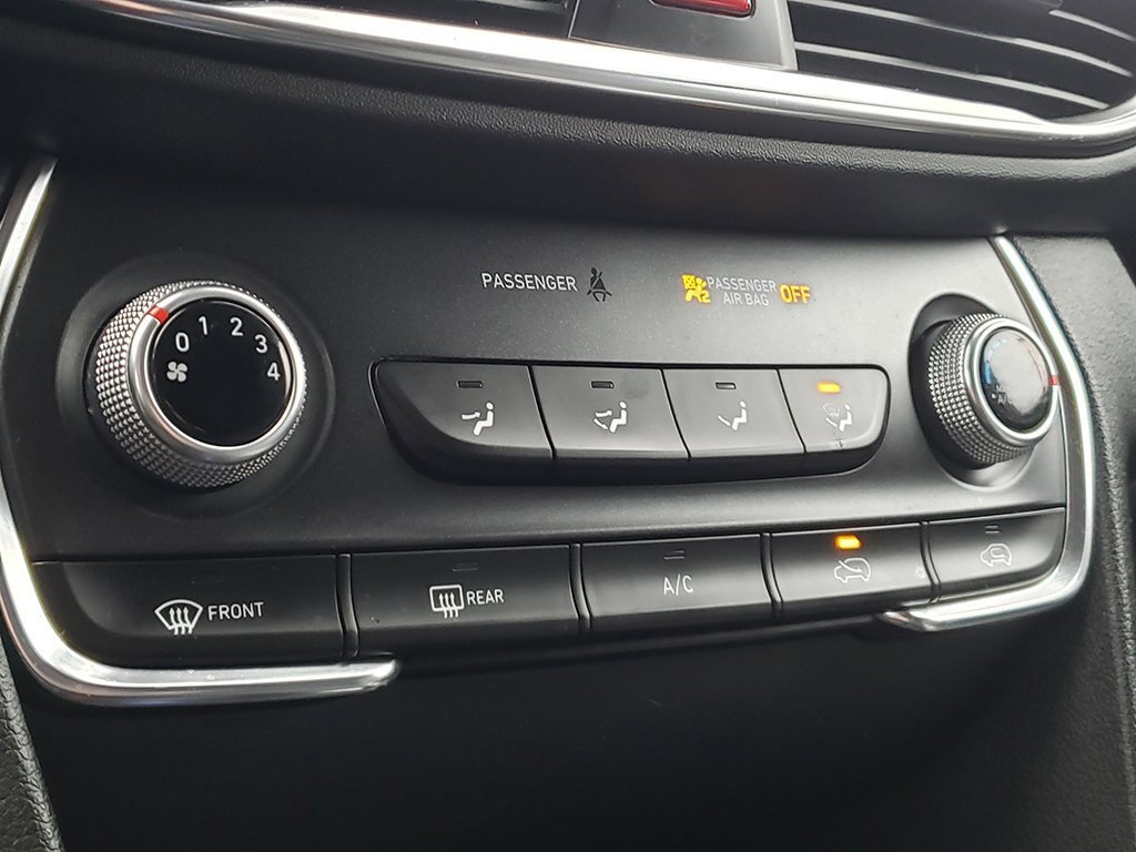 Used 2020 Hyundai Santa Fe SE image 29