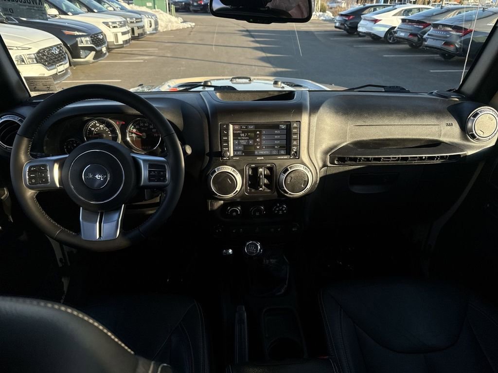 Used 2016 Jeep Wrangler Unlimited Rubicon image 21