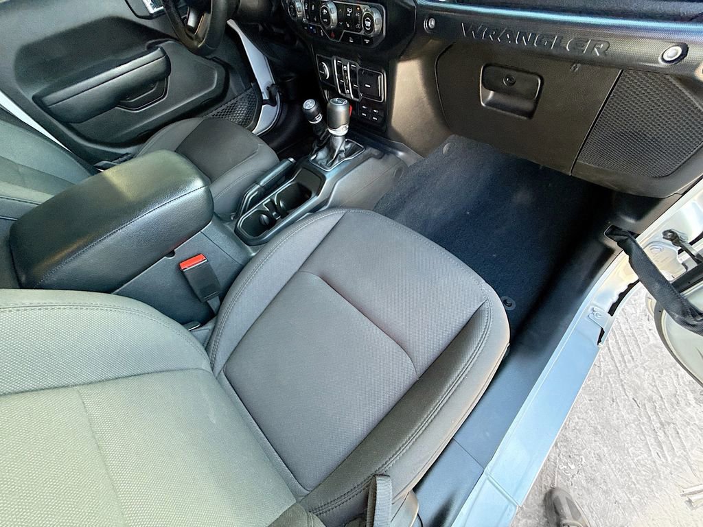 Used 2023 Jeep Wrangler Unlimited w/ Cold Weather Group image 32