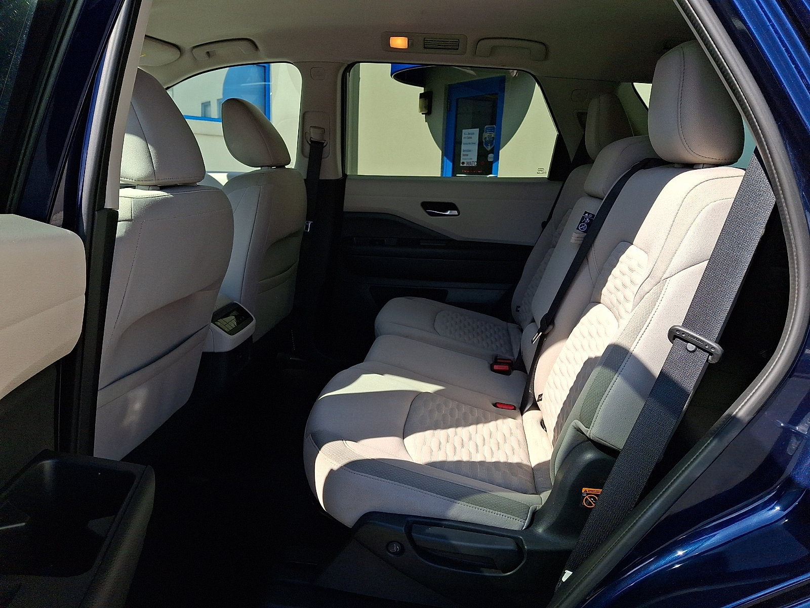 Used 2022 Nissan Pathfinder SV AWD/4WD image 10
