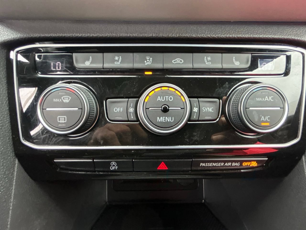 Used 2021 Volkswagen Atlas Cross Sport SEL Premium R-Line AWD/4WD image 26