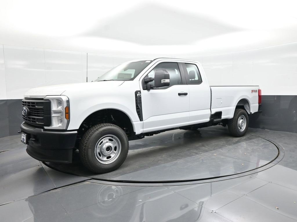 New 2025 Ford F250 XLT w/ FX4 Off-Road Package
