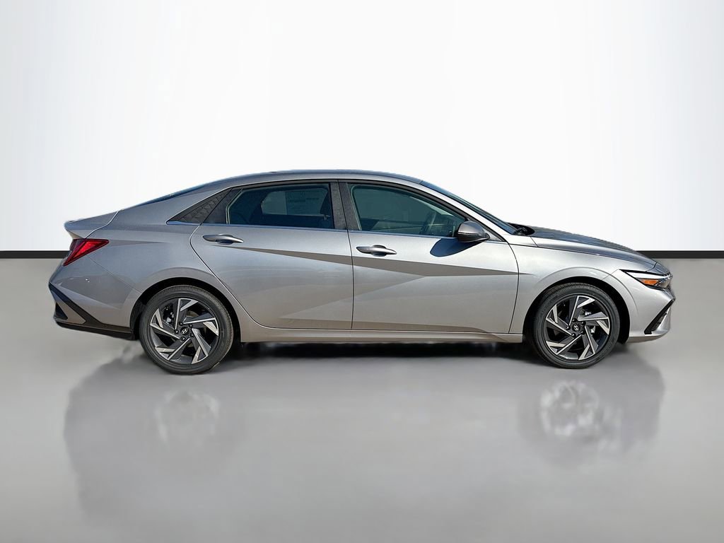 New 2025 Hyundai Elantra Limited w/ Cargo Package image 4