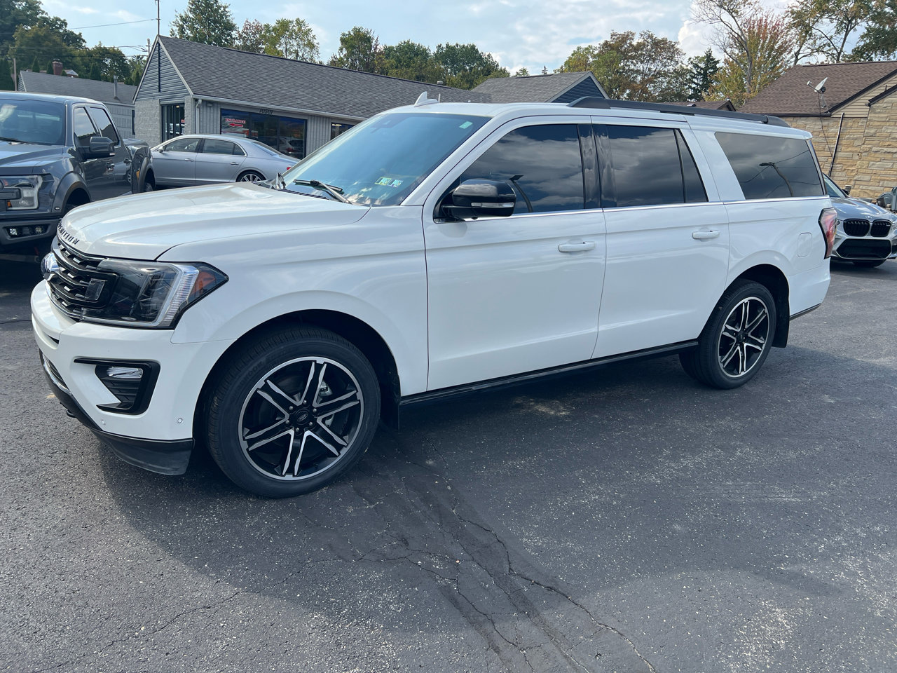Used 2021 Ford Expedition Max Limited image 1