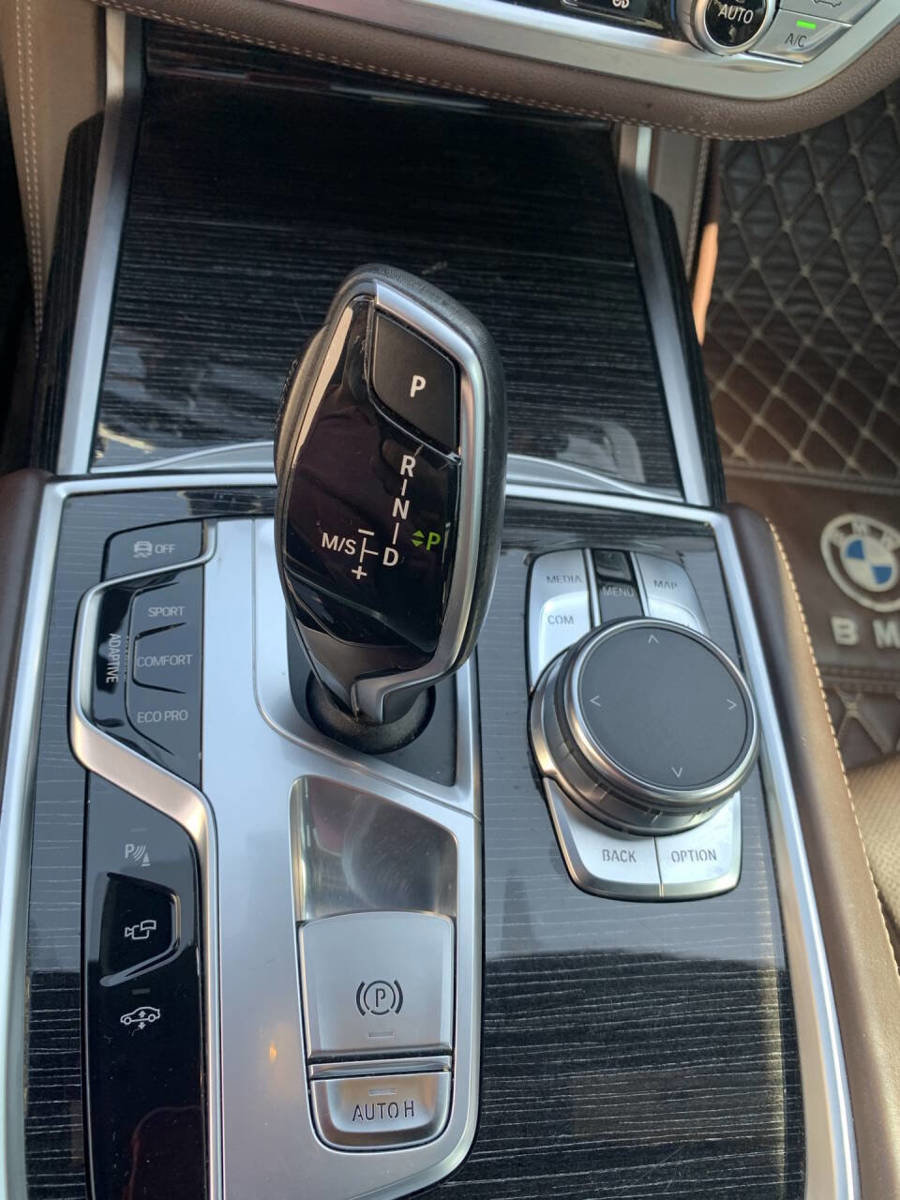 Used 2016 BMW 750i xDrive AWD/4WD image 29