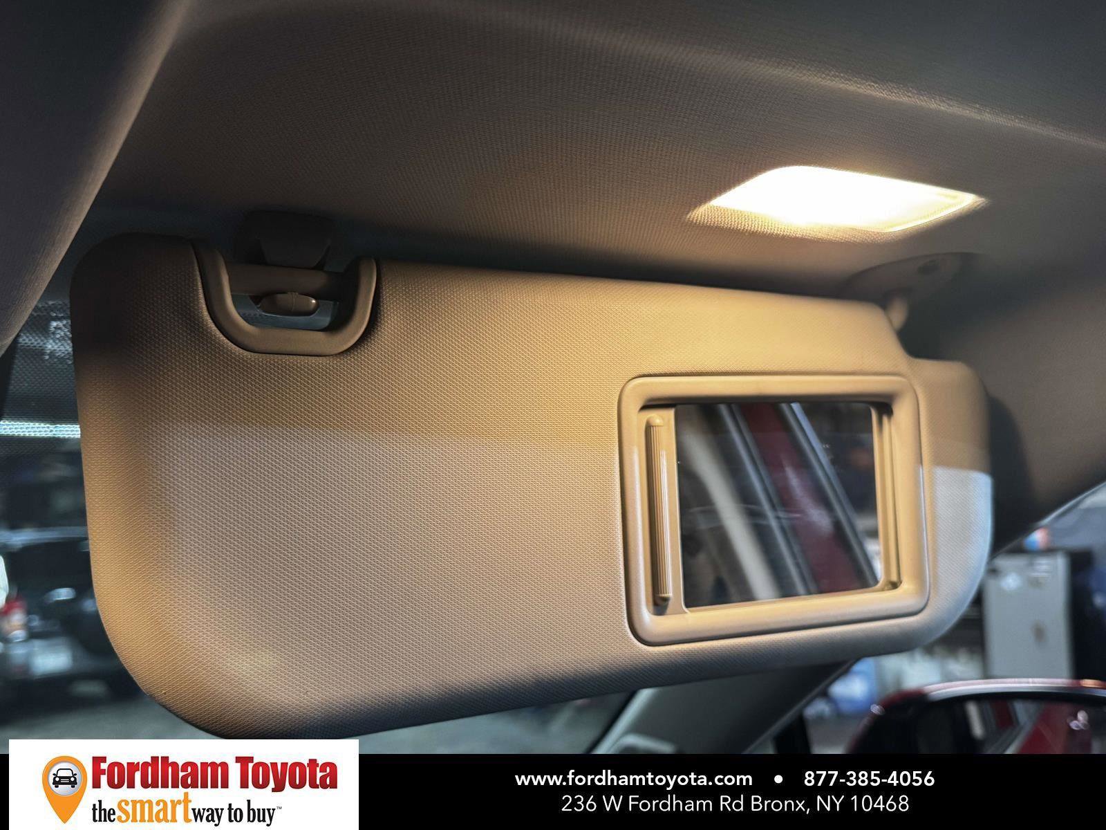 Used 2021 Toyota RAV4 XLE Premium image 30