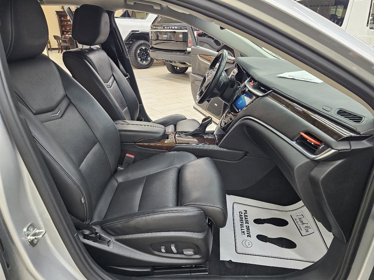 Used 2013 Cadillac XTS Luxury FWD image 20