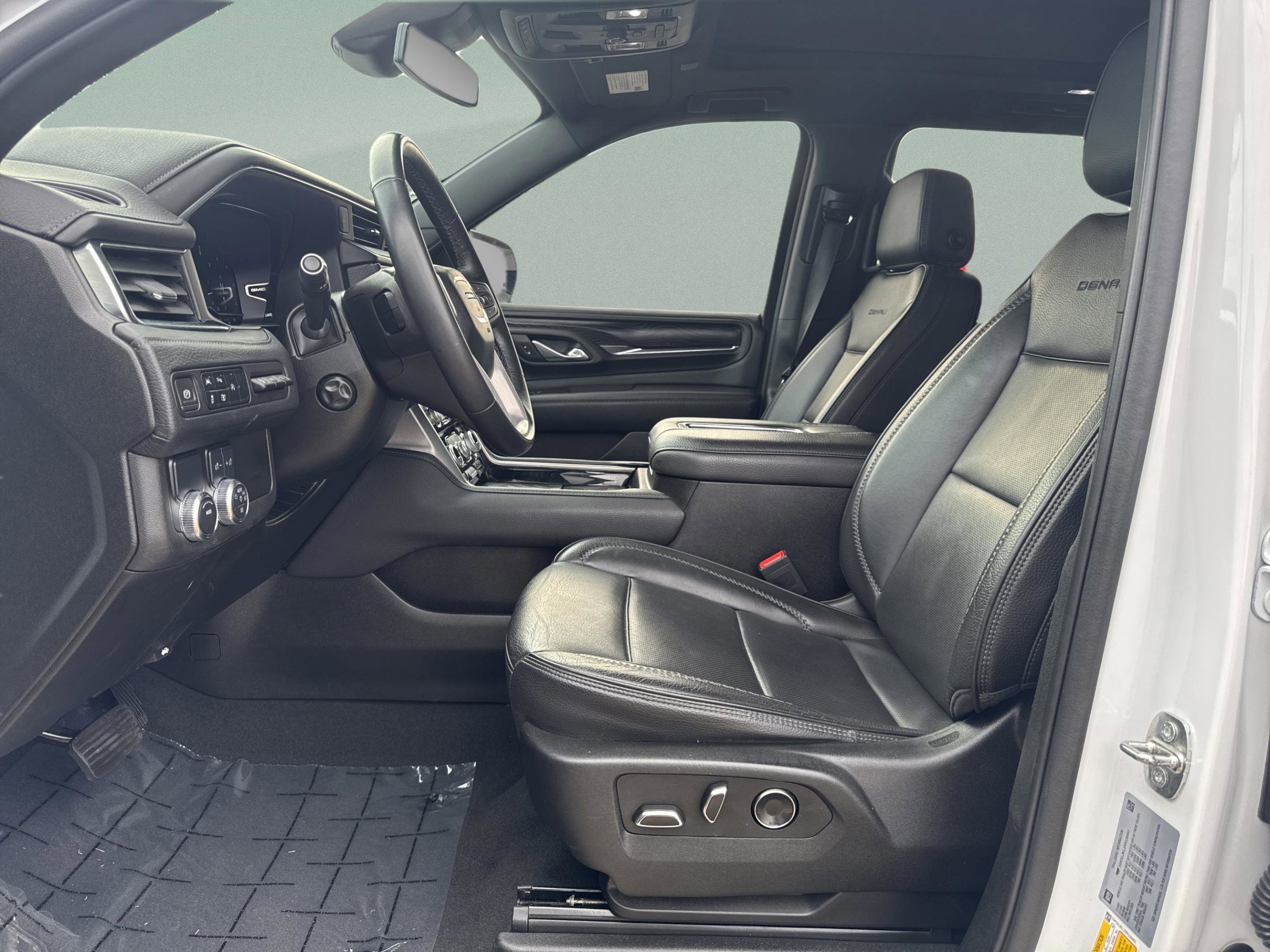 Used 2024 GMC Yukon XL Denali image 22