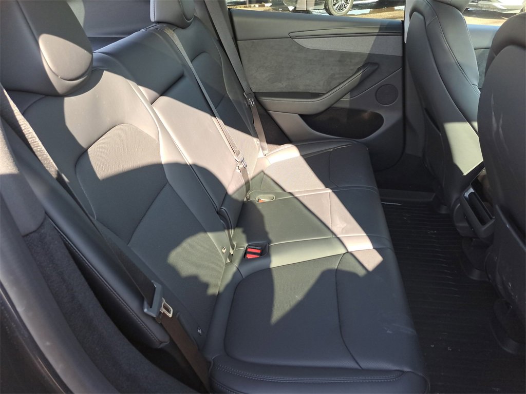 Used 2026 Tesla Model Y 2WD image 29